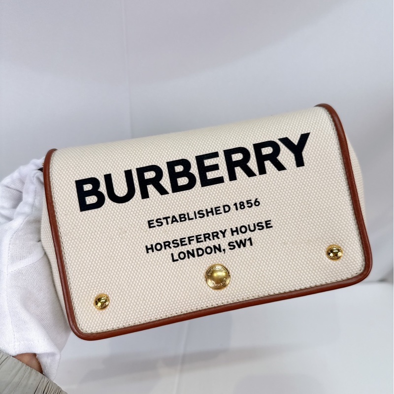 莉亞精品♡ Burberry 帆布翻蓋斜背包 二手美包-2
