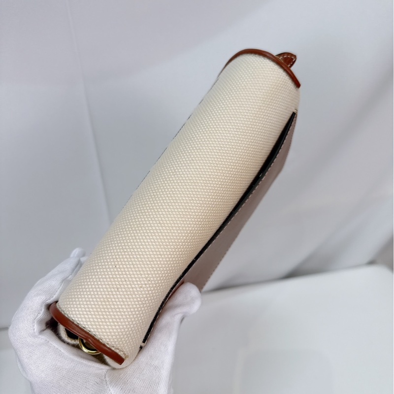 莉亞精品♡ Burberry 帆布翻蓋斜背包 二手美包-4