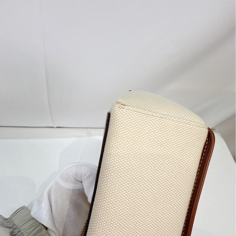 莉亞精品♡ Burberry 帆布翻蓋斜背包 二手美包-6