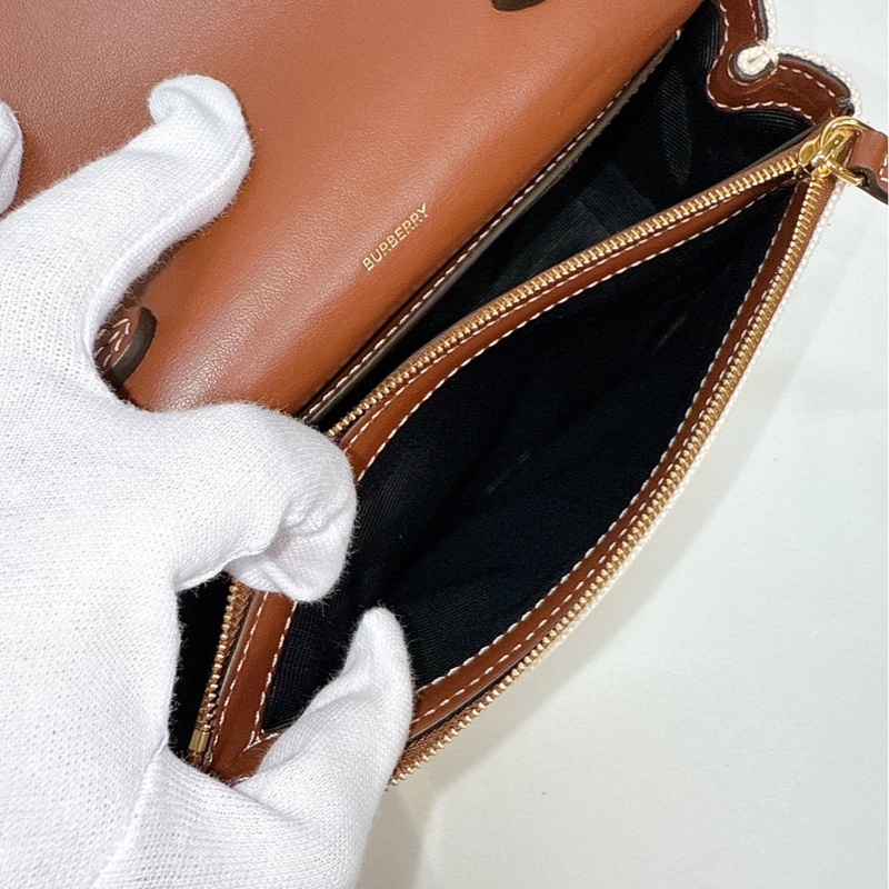 莉亞精品♡ Burberry 帆布翻蓋斜背包 二手美包-11