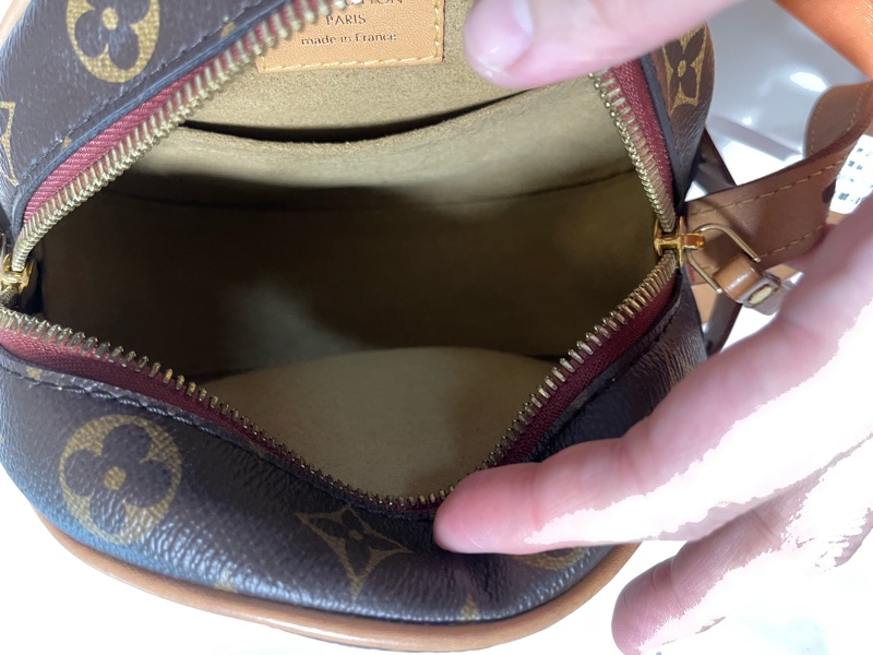 lv 圓餅包-8