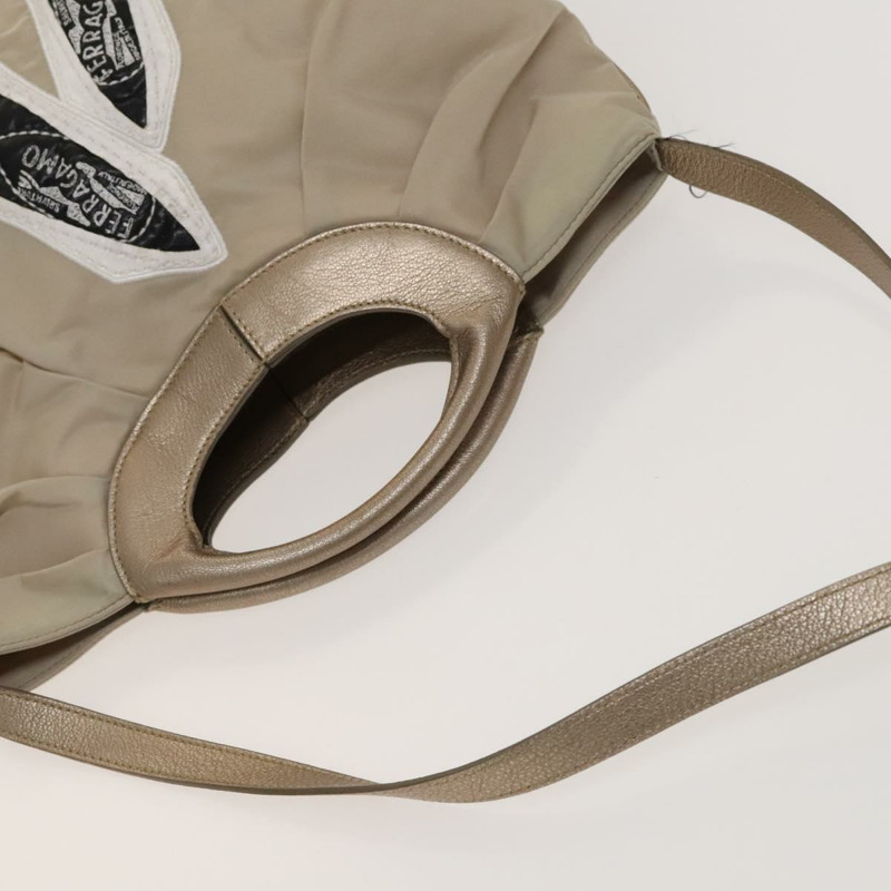 【日本直送】Salvatore Ferragamo 肩背包 尼龍 2 向 米色 正品 127845-5