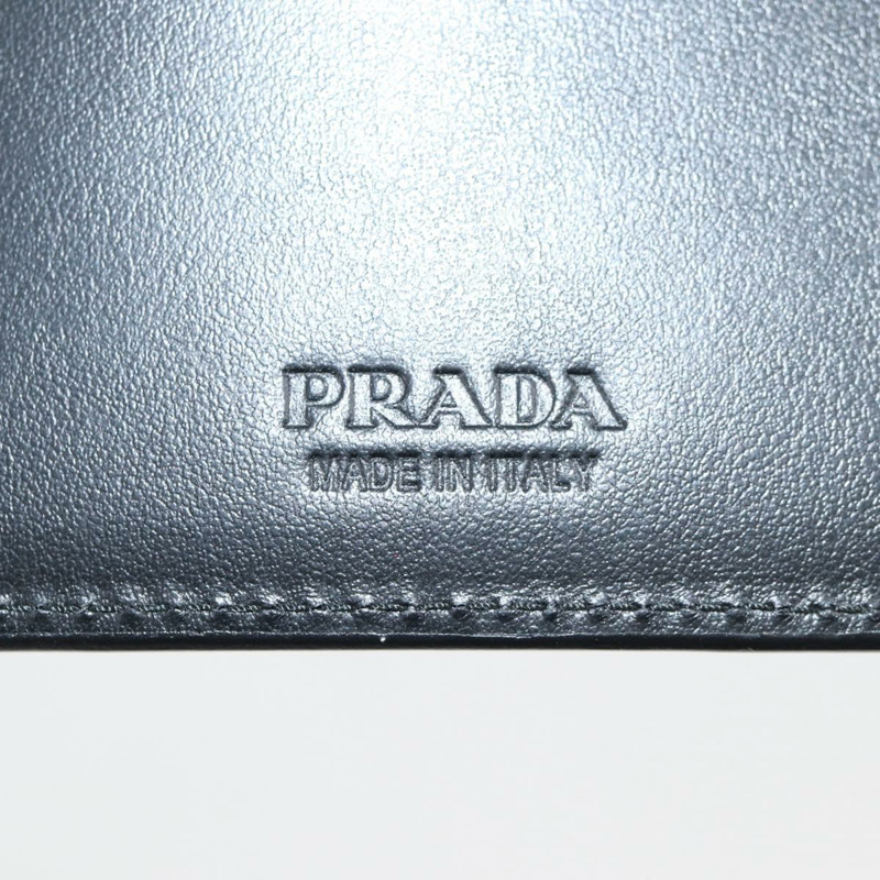 【日本直送】PRADA 皮夾 漆皮 銀色 正品 127893M-17