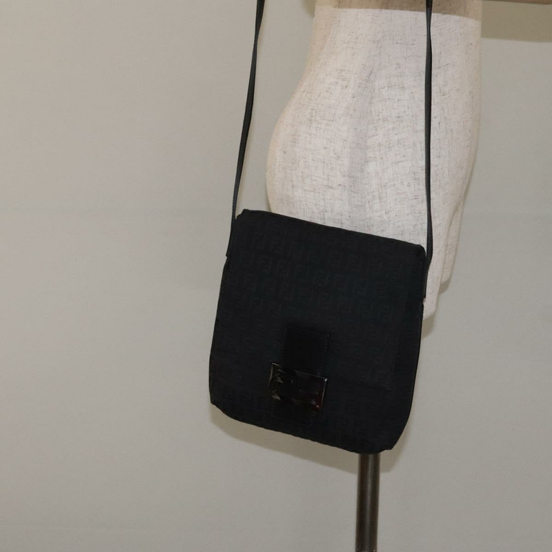 【日本直送】FENDI Zucchino 帆布單肩包 黑色 正品 129524V-22