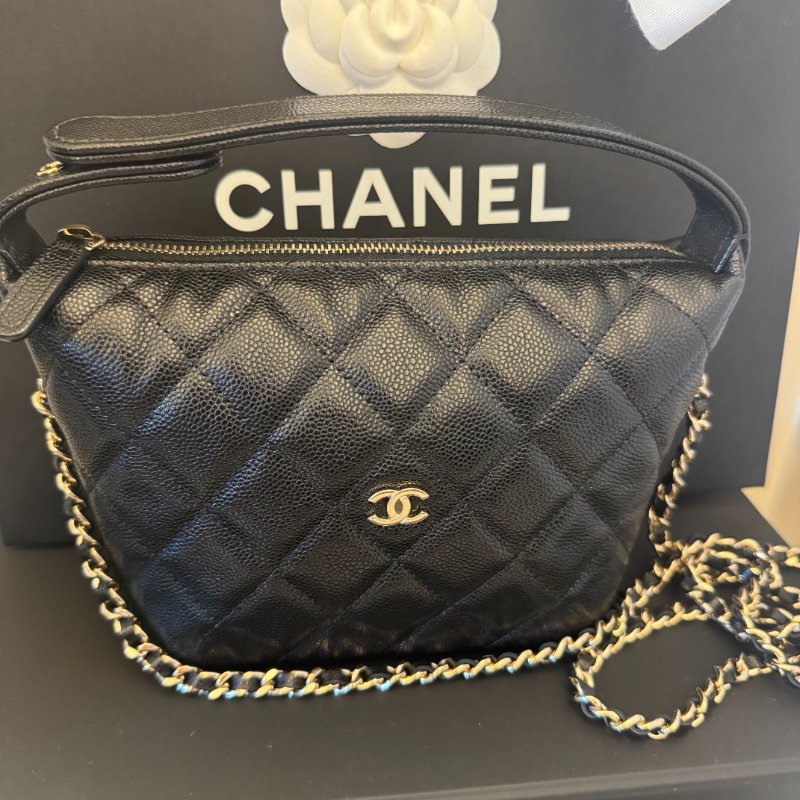 Chanel 黑色荔枝皮 淡金釦經典logo 飯盒包-5
