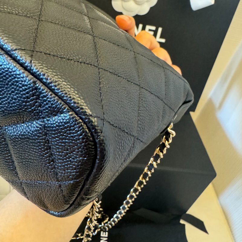 Chanel 黑色荔枝皮 淡金釦經典logo 飯盒包-10