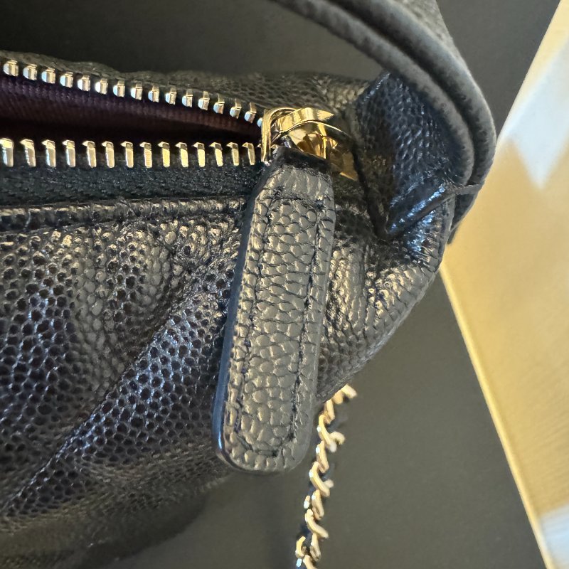 Chanel 黑色荔枝皮 淡金釦經典logo 飯盒包-13