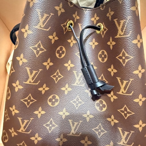 LV水桶包