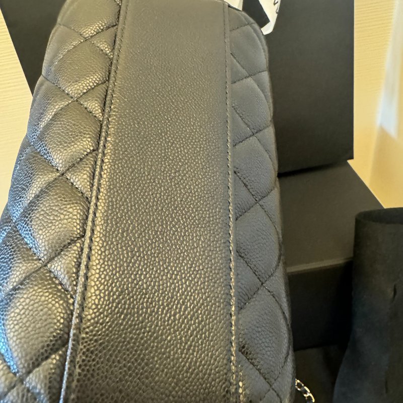 Chanel 25p 黑色荔枝皮 淡金釦經典logo 保齡球包-4