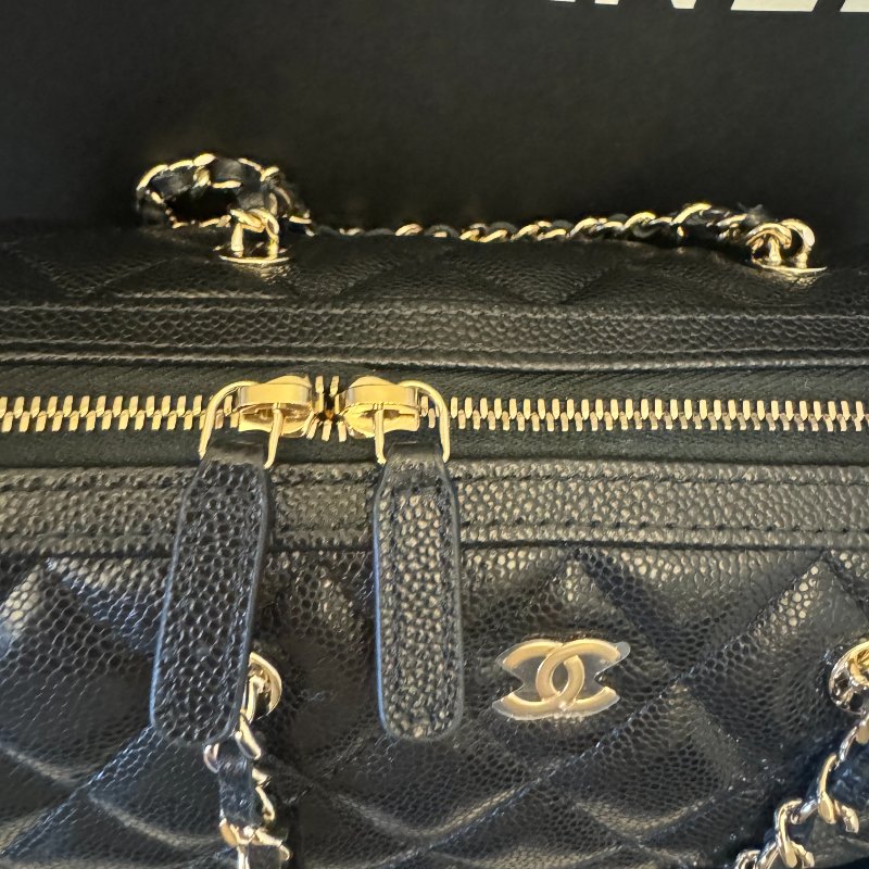 Chanel 25p 黑色荔枝皮 淡金釦經典logo 保齡球包-14