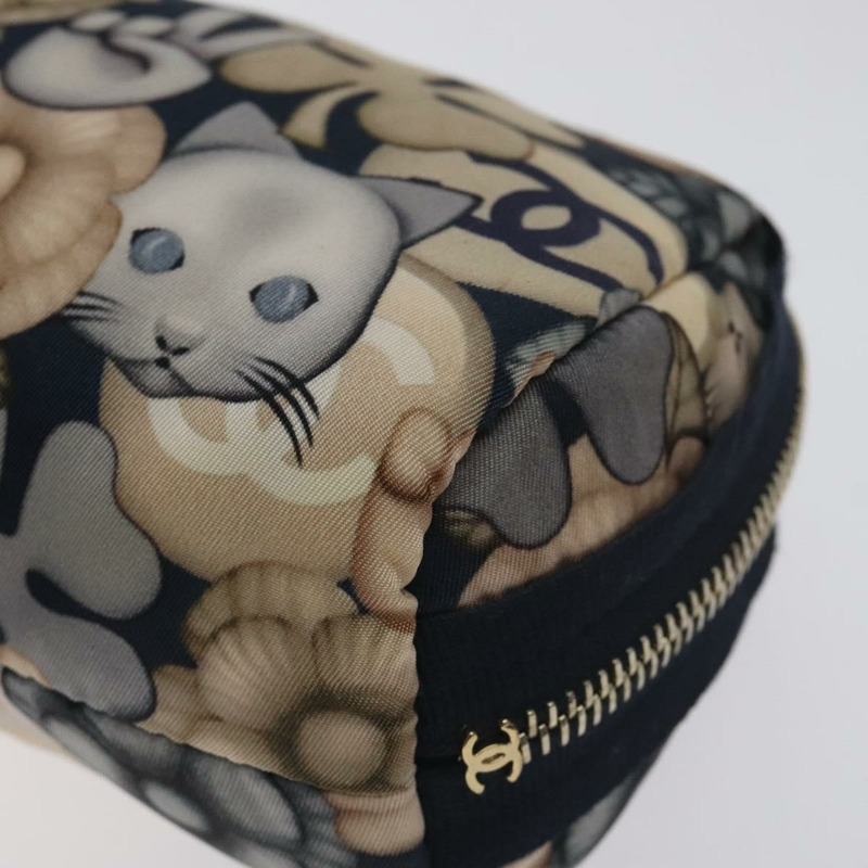 【日本直送】香奈兒 COCO 標誌尼龍海軍藍手拿包 CC 正品 129975V-6