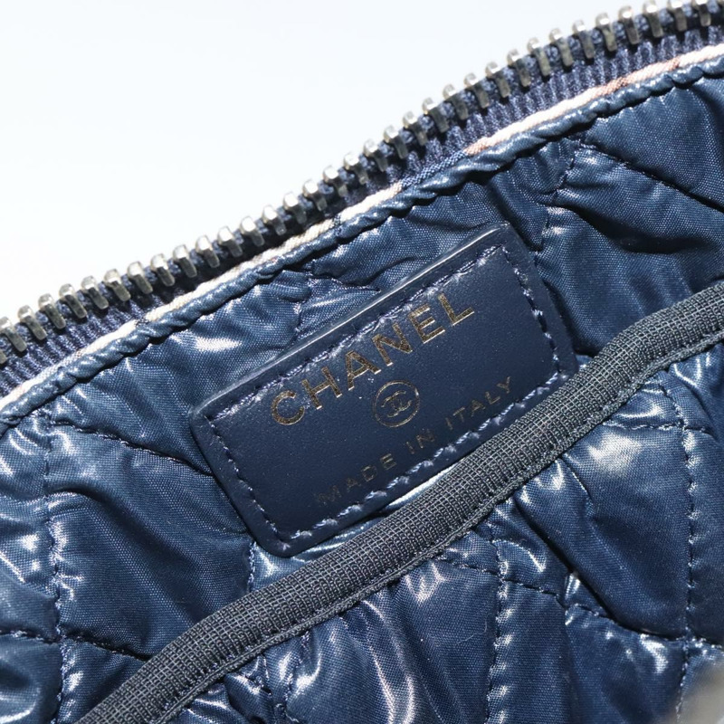 【日本直送】香奈兒 COCO 標誌尼龍海軍藍手拿包 CC 正品 129975V-8