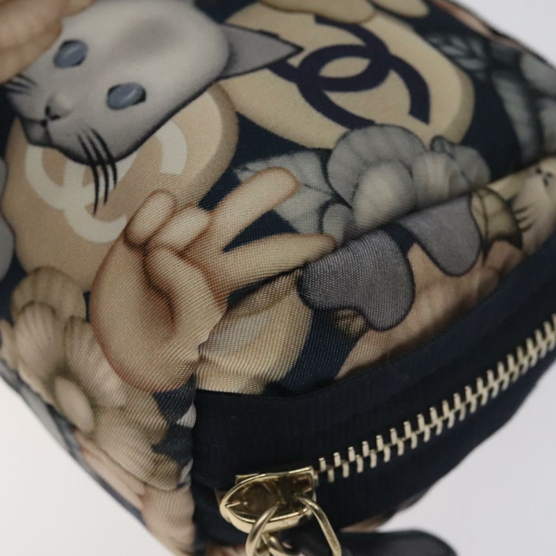 【日本直送】香奈兒 COCO 標誌尼龍海軍藍手拿包 CC 正品 129975V-14