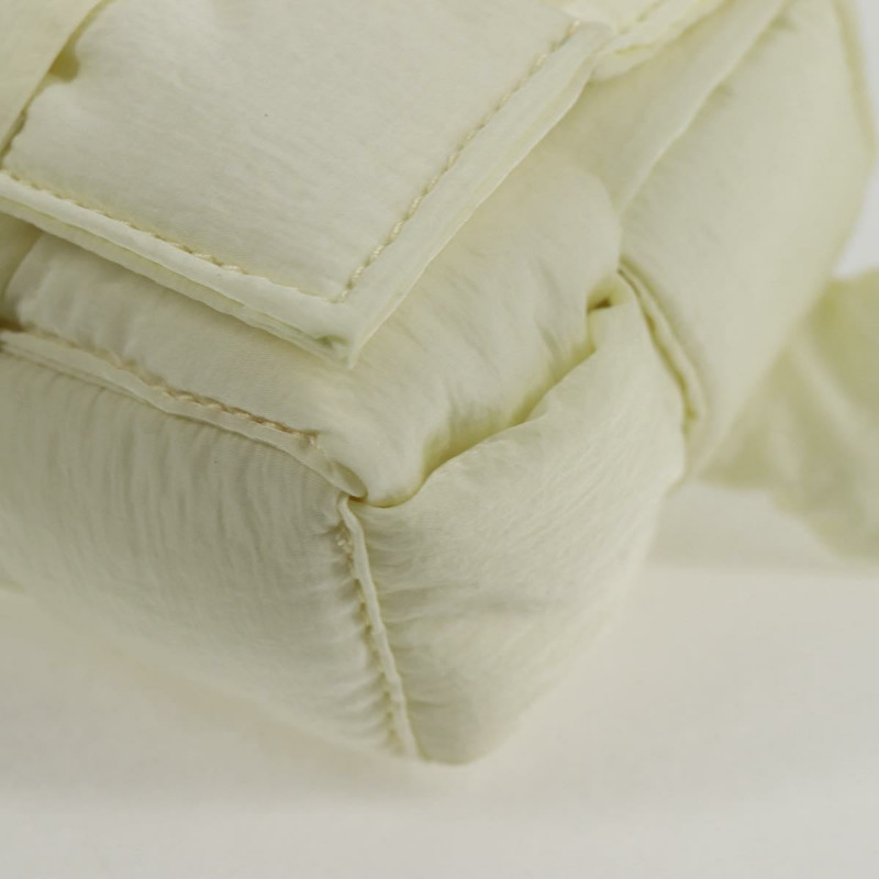 【日本直送】BOTTEGA VENETA INTRECCIATO 卡式肩背包尼龍白色正品 131085M-15