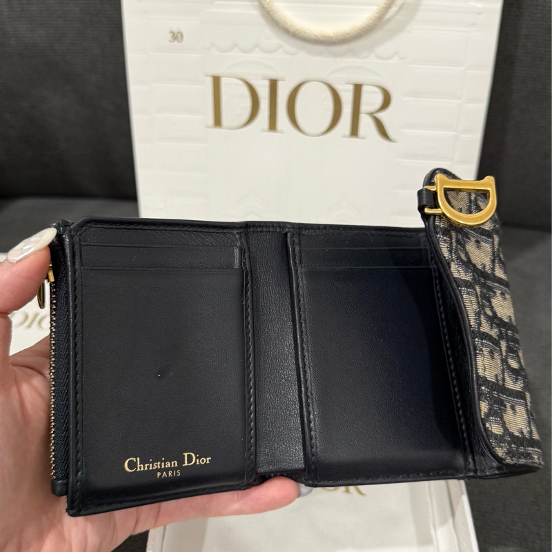 Dior老花三折馬鞍短夾-2