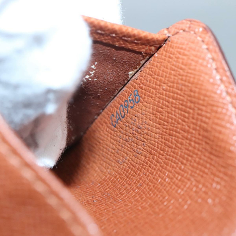 【日本直送】路易威登 Monogram 緊湊型拉鍊皮夾 M61667 LV 授權 131202-11