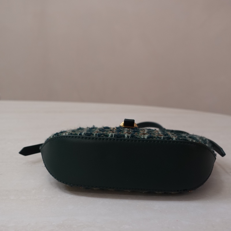 CHARLES & KEITH Trudy 皮帶金屬釦腋下包-綠色-4