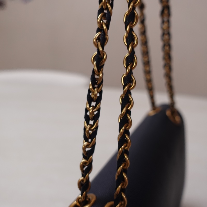 CHARLES & KEITH Trudy 皮帶金屬釦腋下包-綠色-6
