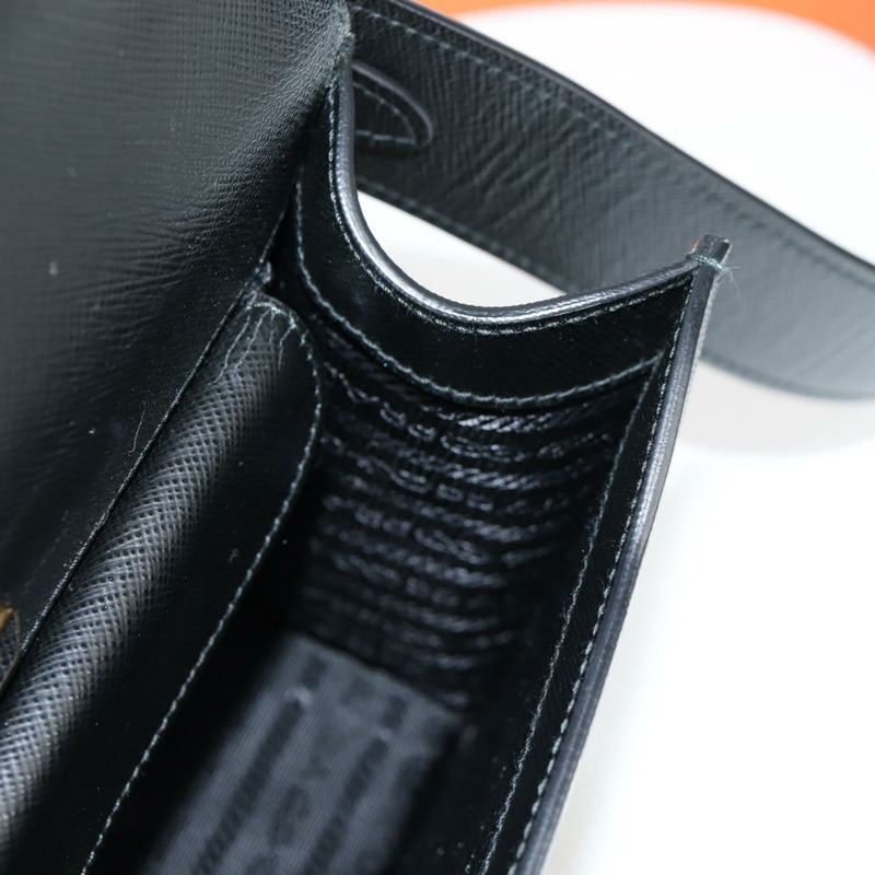 【日本直送】PRADA 黑色金色皮革肩背包，正品編號 134572V-20