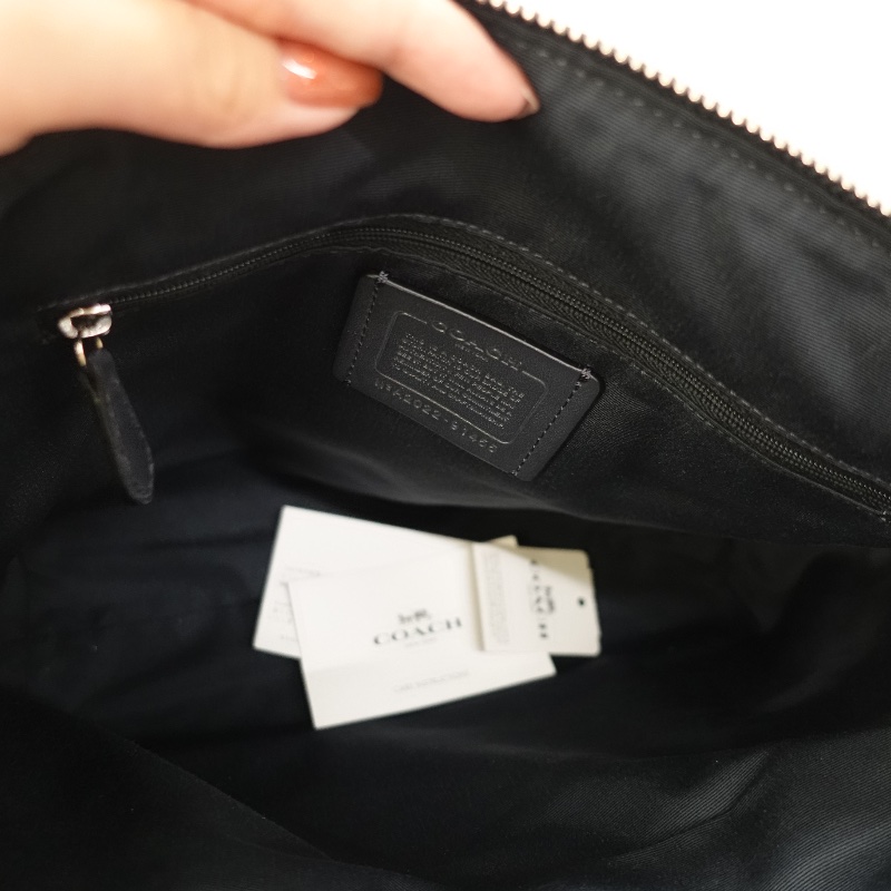 COACH 經典老花水餃包-藍色-2