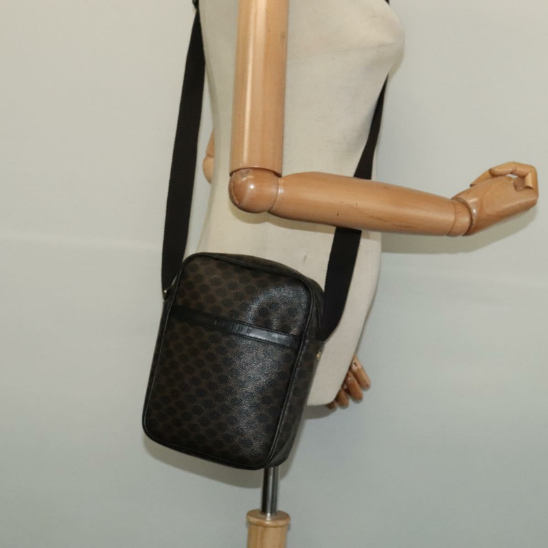 【日本直送】CELINE Macadam 帆布肩背包 PVC 皮革 黑金色 正品 ki5807-20
