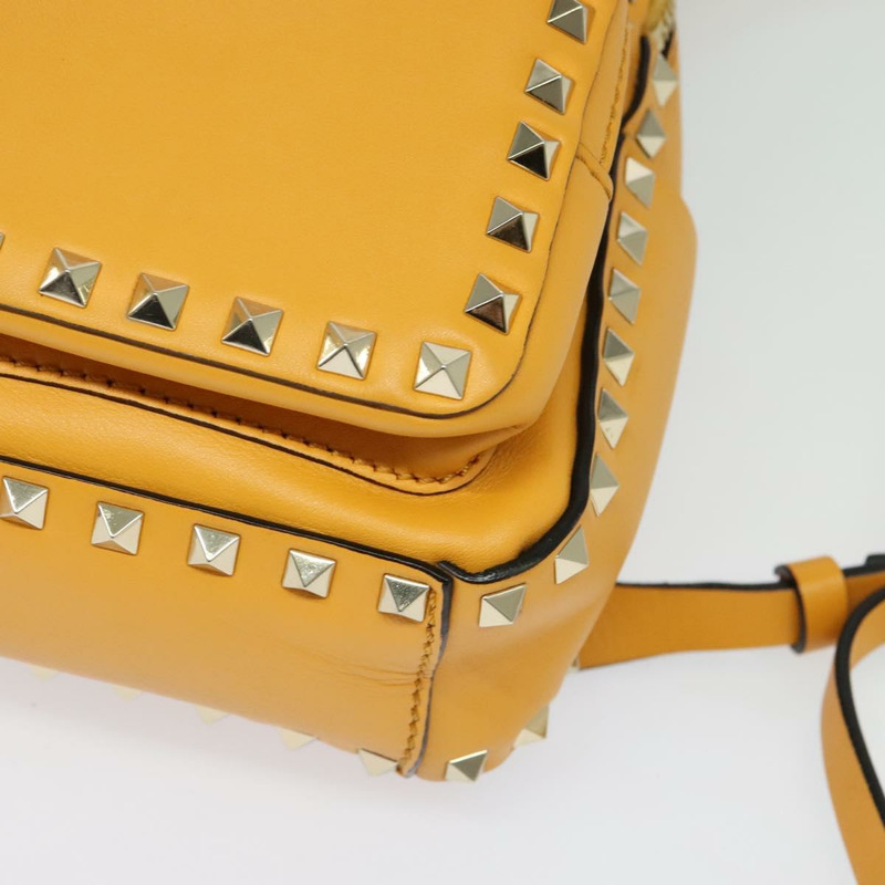 【日本直送】VALENTINO 鉚釘雙肩包 皮革 黃色 銀色 正品 BA3815-13
