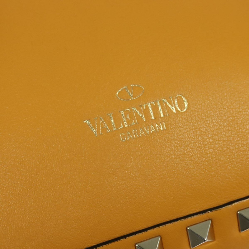 【日本直送】VALENTINO 鉚釘雙肩包 皮革 黃色 銀色 正品 BA3815-16