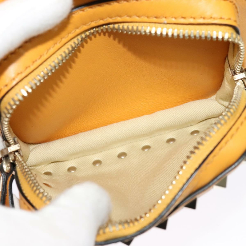 【日本直送】VALENTINO 鉚釘雙肩包 皮革 黃色 銀色 正品 BA3815-20