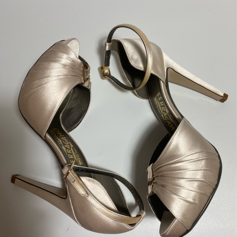 Salvatore Ferragamo Heels-2