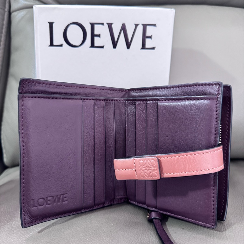 LOEWE 柔軟粒面小牛皮小型拉鍊短錢包-1