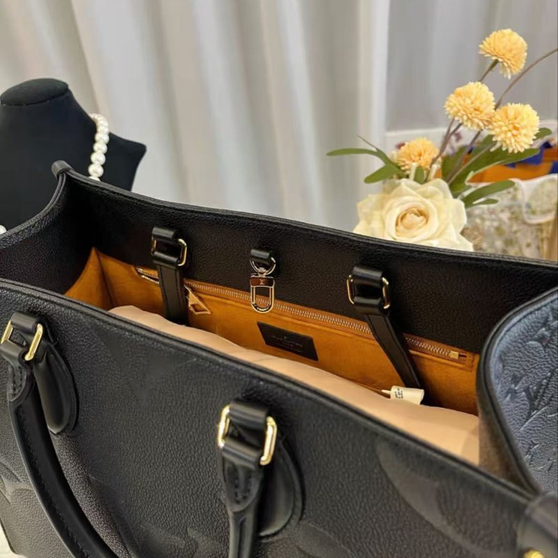 LV onthego 中號黑色全皮壓紋托特包 芯片款 35*27*14 全新 配件盒子塵袋-2