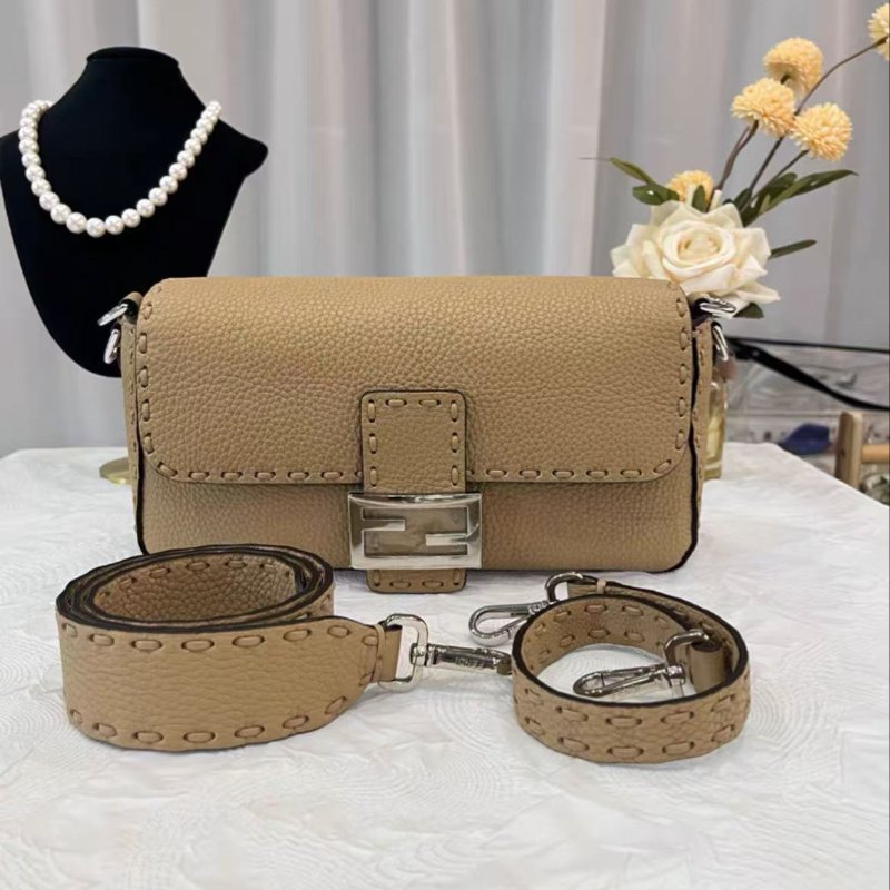 FENDI Baguette 法棍包 中號 27*15*6 99新 配件塵袋-0