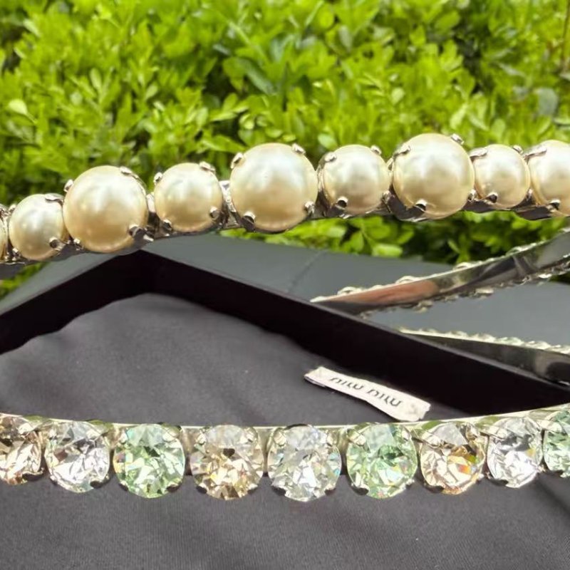 MIUMIU 銀色水鑽珍珠髮箍 99新配件塵袋盒子-2