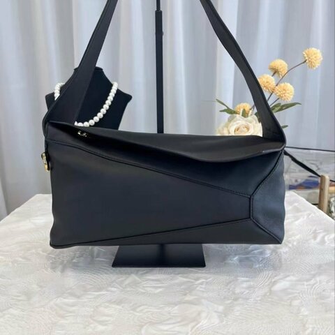 LOEWE Puzzle Hobo 黑色牛皮腋下包 29*13*13 99新 配件塵袋