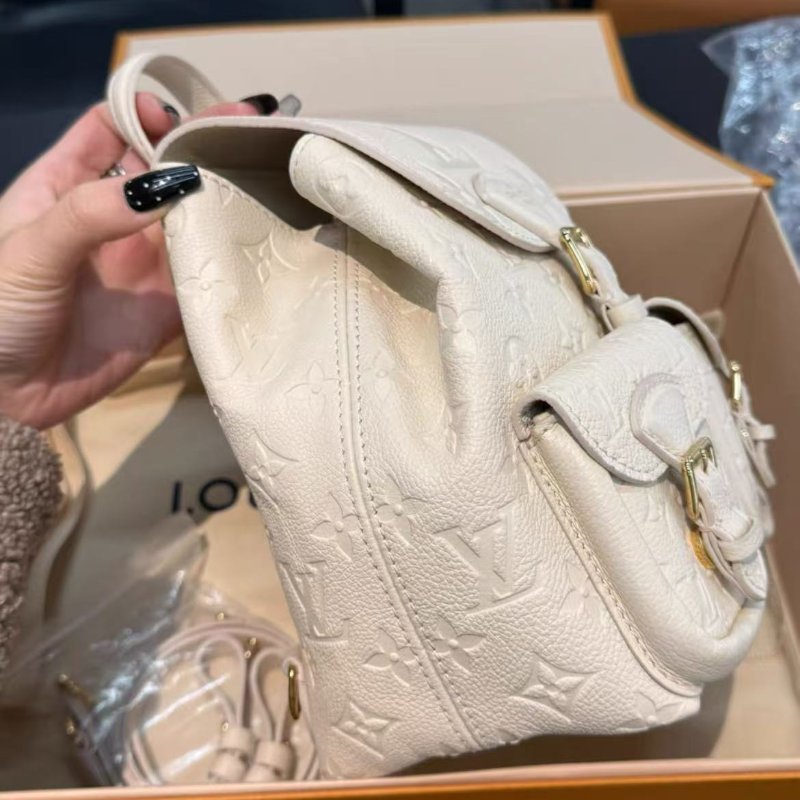 Lv backup 壓紋奶油白青蛙後背包 全新配件盒子購證塵袋-4