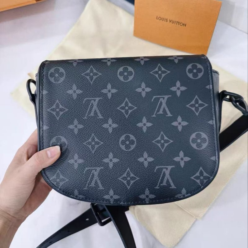 Lv 黑武士郵差包小號 MessengerMontsouris 男女同款 全新配件盒子塵袋購證-4