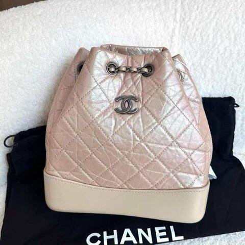 Chanel 人魚姬粉色銀扣小號流浪後背包 99新配件塵袋