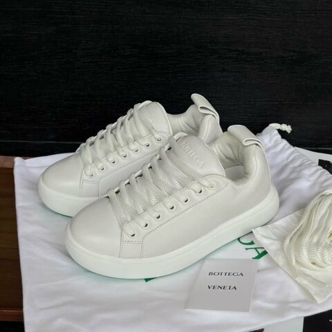 bottega veneta 小白鞋pillow麵包鞋運動鞋 35號 全新配件鞋帶塵袋
