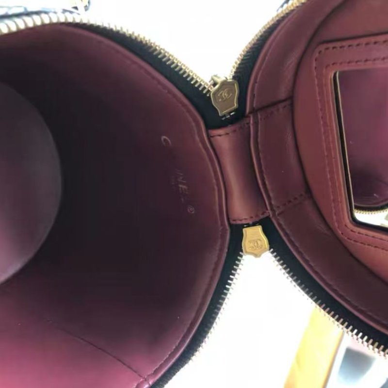 CHANEL 圓筒包牛皮黑色小號 芯片款13x16 98新配件塵袋-1