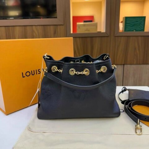 LV Bundle最新款黑金全皮水桶包 芯片款 全新配件齊全