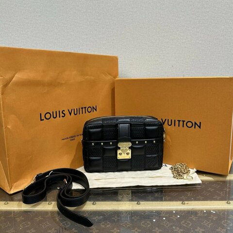 LV 黑金Troca小號肩背斜背相機包 芯片款 22*15*6 99新配件盒子塵袋