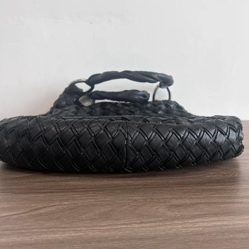 MIUMIU 黑色銀扣編織肩背腋下HOBO包 39*31*12 98新配件塵袋-4