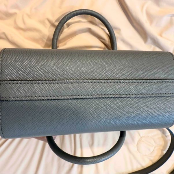 Prada Saffiano Cuir 小型手提包(灰色)-12