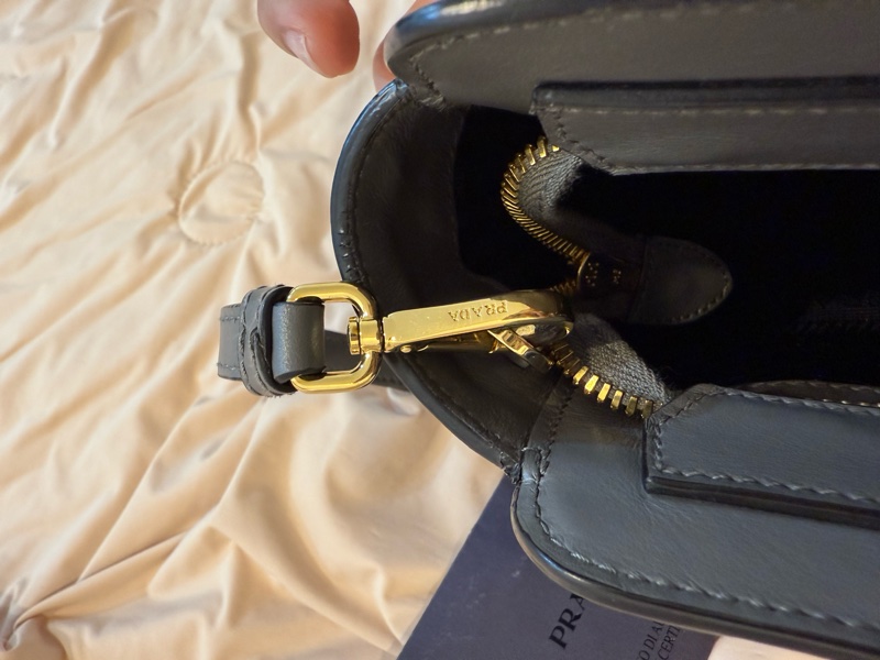 Prada Saffiano Cuir 小型手提包(灰色)-17