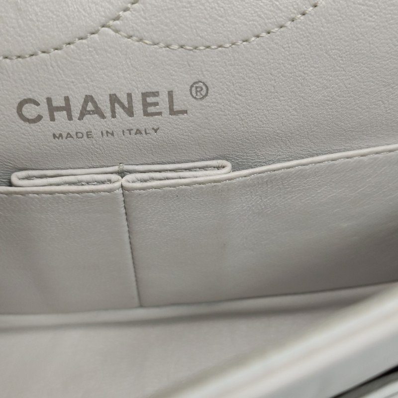 Chanel 2.55 Flag Bag 季節限定款 中號 牛皮 菱格絎縫 長方形旋扣 單肩包-9