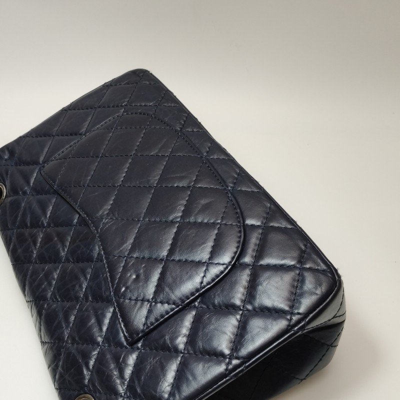 Chanel 2.55 Flap Bag 季節限定款 大號 油蠟皮 菱格絎縫 長方形旋扣 單肩包-14