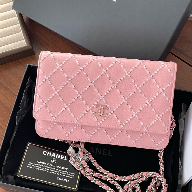 Chanel 季節限定粉色縫線woc鏈條包 附件卡 塵袋-0