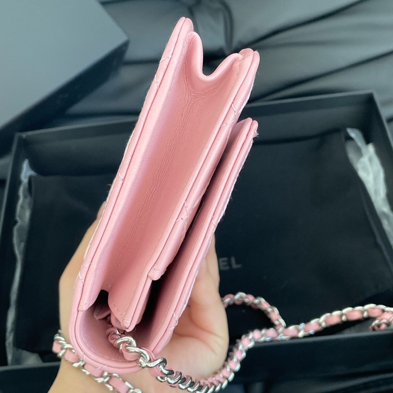 Chanel 季節限定粉色縫線woc鏈條包 附件卡 塵袋-2