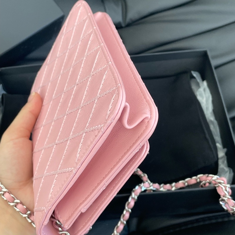 Chanel 季節限定粉色縫線woc鏈條包 附件卡 塵袋-4