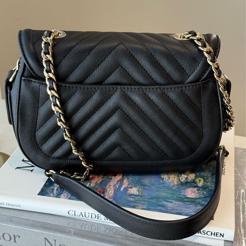 CHANEL 黑色山形紋V型單肩包 鏈條包口蓋包 26開-1